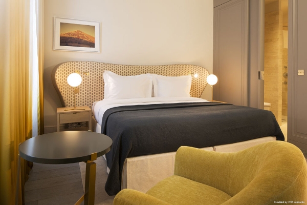 Hotel le Marianne (Paris)